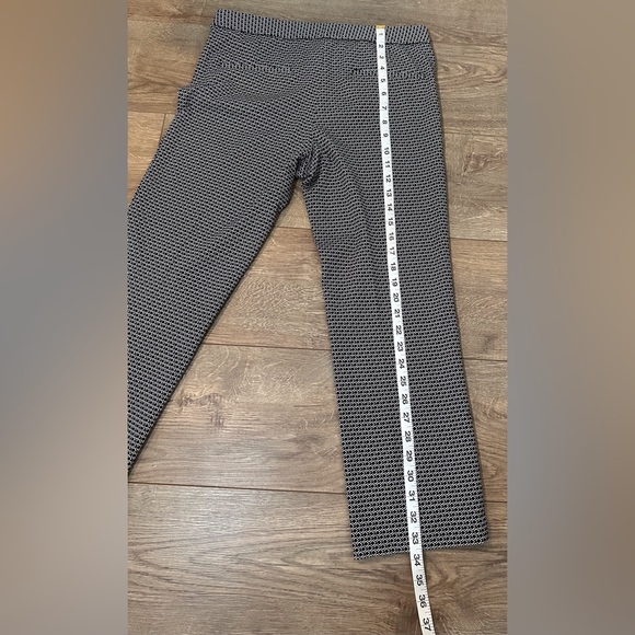 Amanda and Chelsea Skinny Stretch Crop Pant Black and White size 4 - Picture 9 of 12
